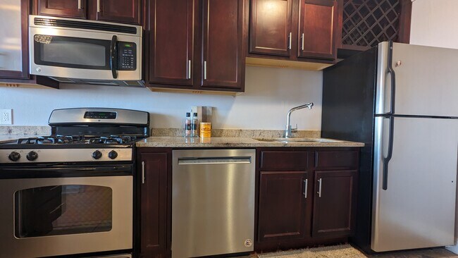 Foto del edificio - 700 E 8th St