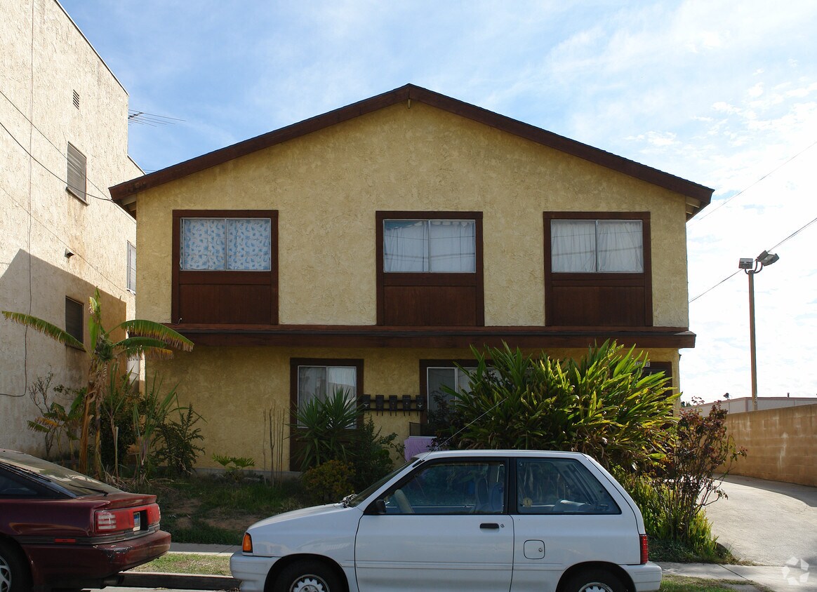 Building Photo - 1318 N New Hampshire Ave