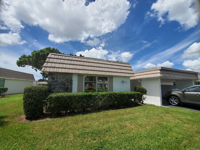 Building Photo - Updated 2 bed/ 2 bath Villa ~ 55+ Communit...