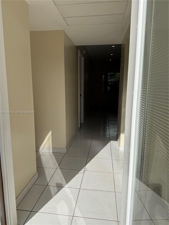 Foto del edificio - 5061 W Oakland Park Blvd