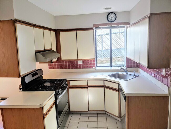 Open space - 531 Locust Ave