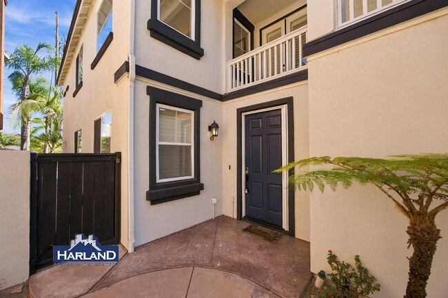 Building Photo - 10569 Corte Jardin Del Mar