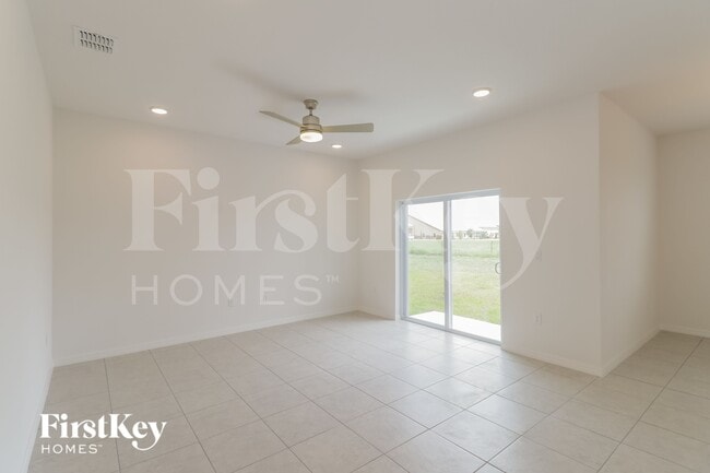 Building Photo - 596 Crown Rose Dr