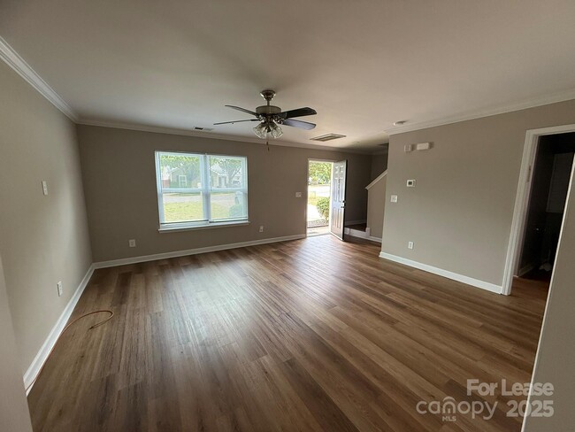 Foto del edificio - 431 Kingville Dr