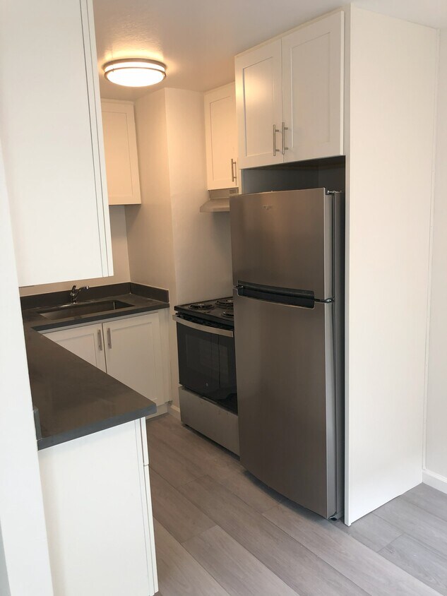 Kit - 565 8th Ave