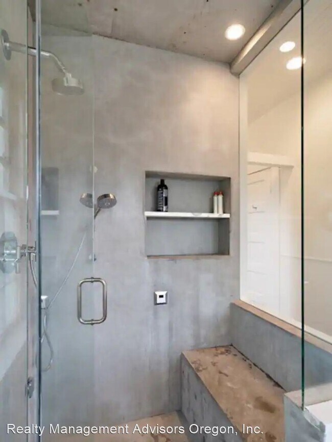 Foto del edificio - 3 br, 1.5 bath House - 3851 SE Woodward St.