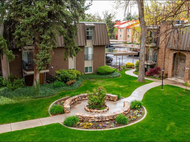 Building Photo - 4860 S Highland Cir