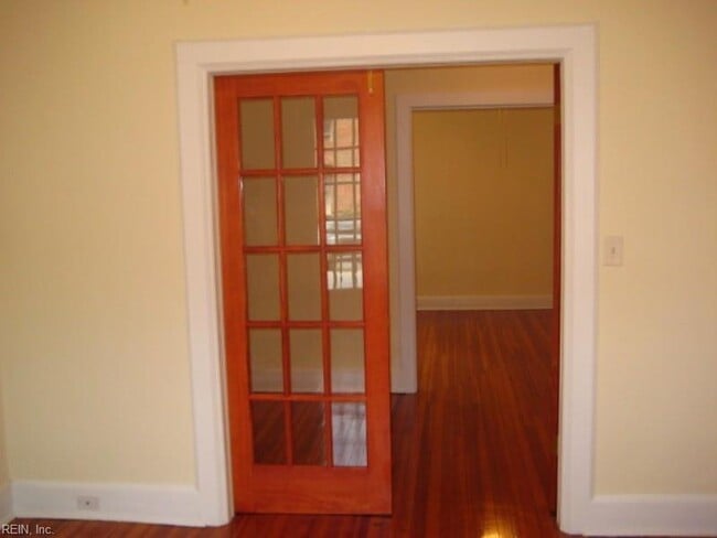 Building Photo - 1215 Colley Ave