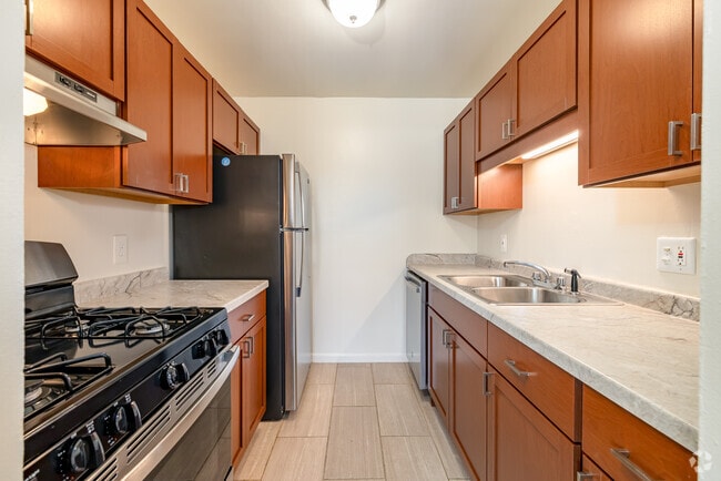 2BR, 1BA - 900SF - Type B Upgraded - Kitchen - Brownstown Square Apartments