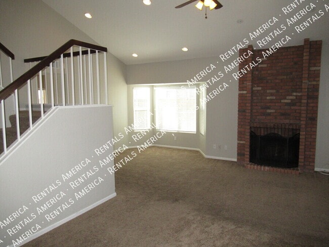 Building Photo - 1251 E Brentrup Dr