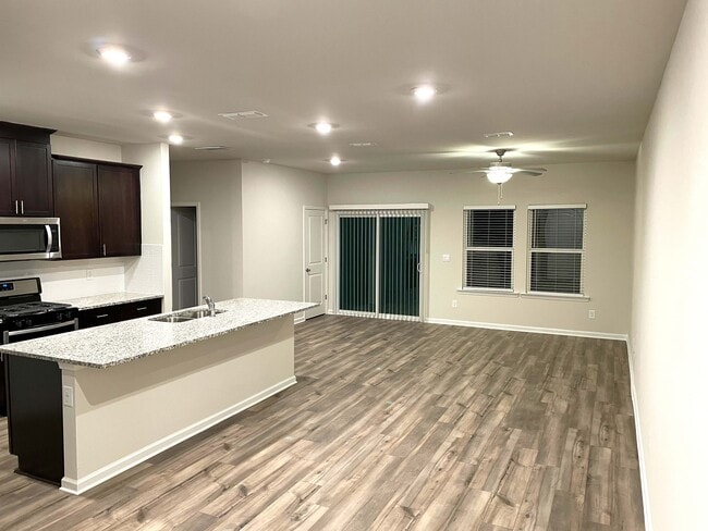 Foto del edificio - 1642 Villageside Ct