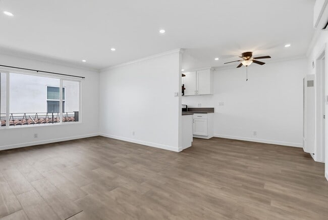 Building Photo - 6065 Pickford Pl