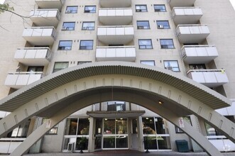 Building Photo - 2440 Hurontario St