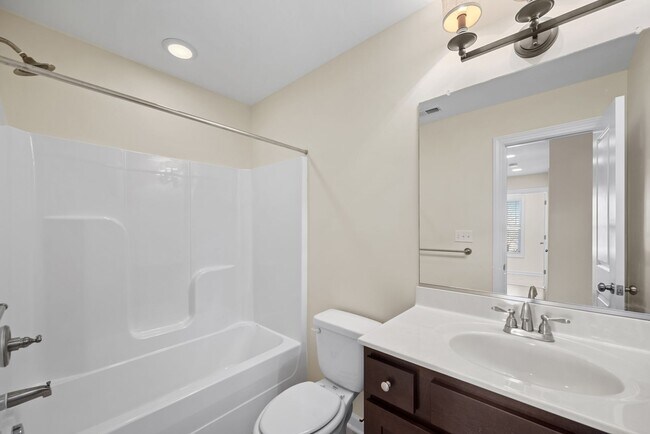 Building Photo - Chick's Beach Condo 3BR & 3.5BA w/2-car garage