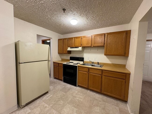 Building Photo - 153 Palace Cir