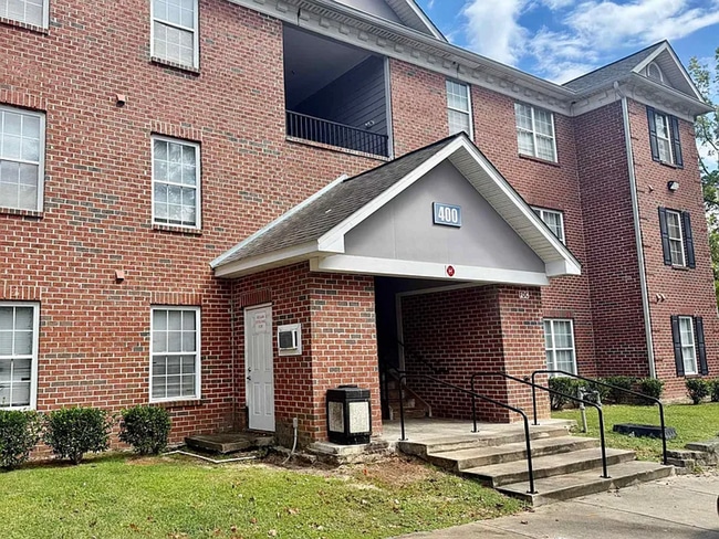 3 Bed / 3 Bath Condo with Amenities on the 1ST Floor! - 3 Bed / 3 Bath Condo with Amenities on the 1ST Floor!