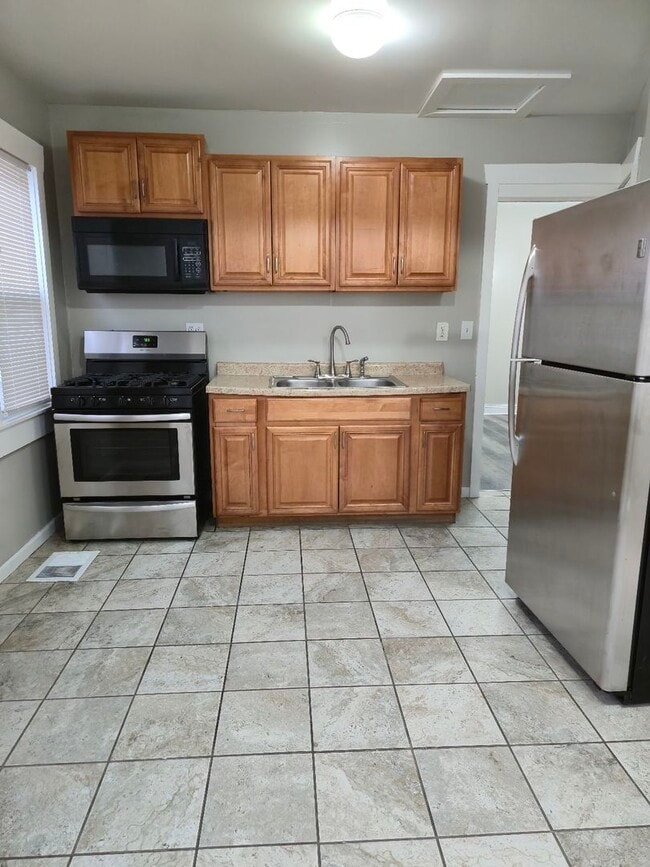 Building Photo - 3240 W 64th Pl