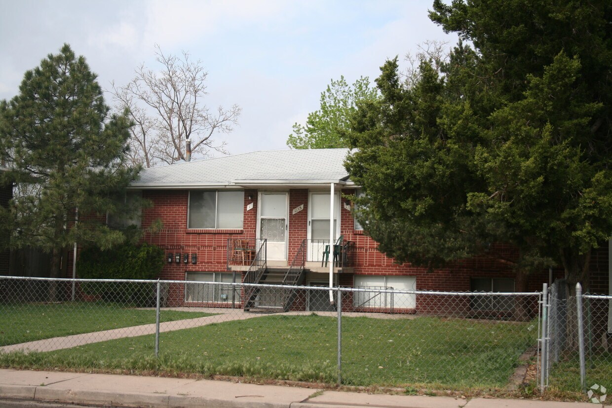 Primary Photo - 1115 Rosemary St