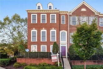 Building Photo - 12923 Benton Park Cir