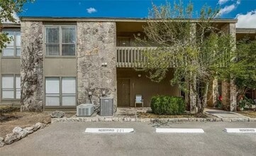 Building Photo - 222 T Bar M Dr