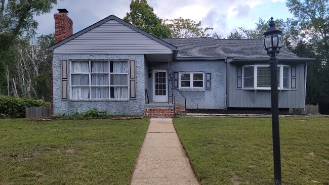 Foto del edificio - 569 Lakeside Ave