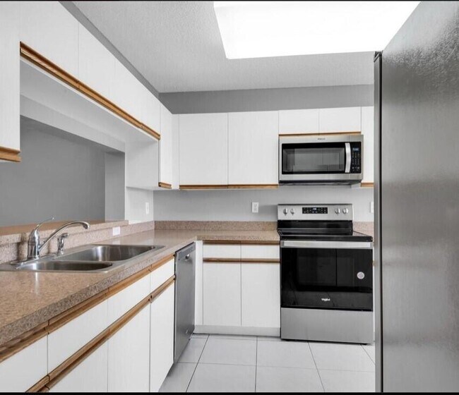 Foto del edificio - 15355 Lakes of Delray Blvd
