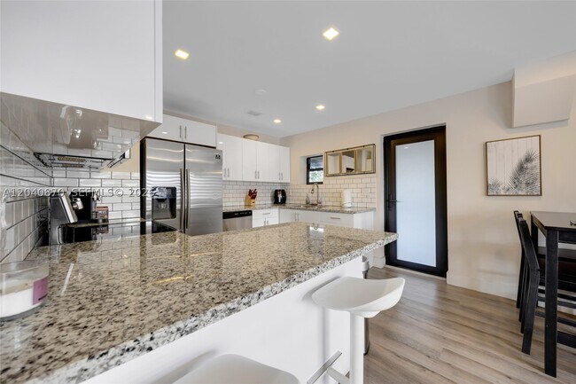 Foto del edificio - 5612 NW 11th Ave