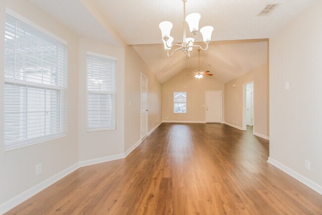 Foto del edificio - 4856 Nina Marie Ave