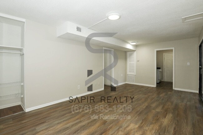 Photo - 3300 College St Apartment