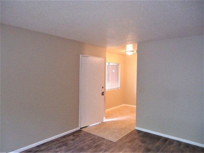 Foto del edificio - 275 E 19th St
