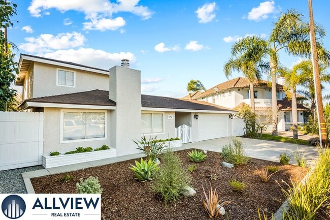 Foto del edificio - Gorgeous, updated 3 bed, 2 bath home in the heart of Costa Mesa!