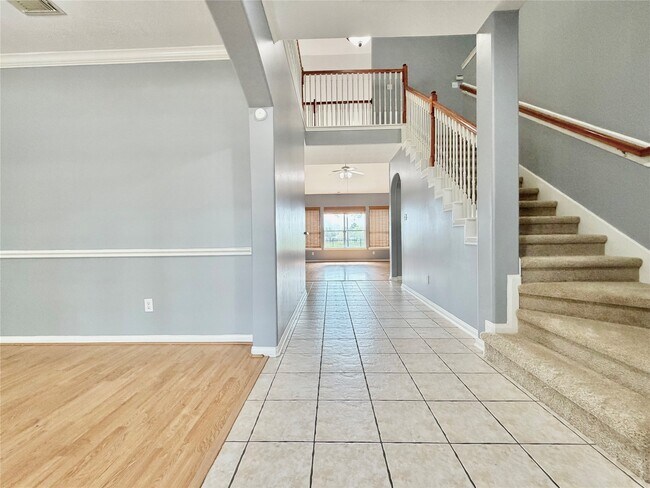 Foto del edificio - 24327 Lanning Dr