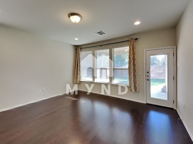 Building Photo - 14000 Osmarea Dr