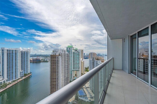 Foto del edificio - 495 Brickell Ave