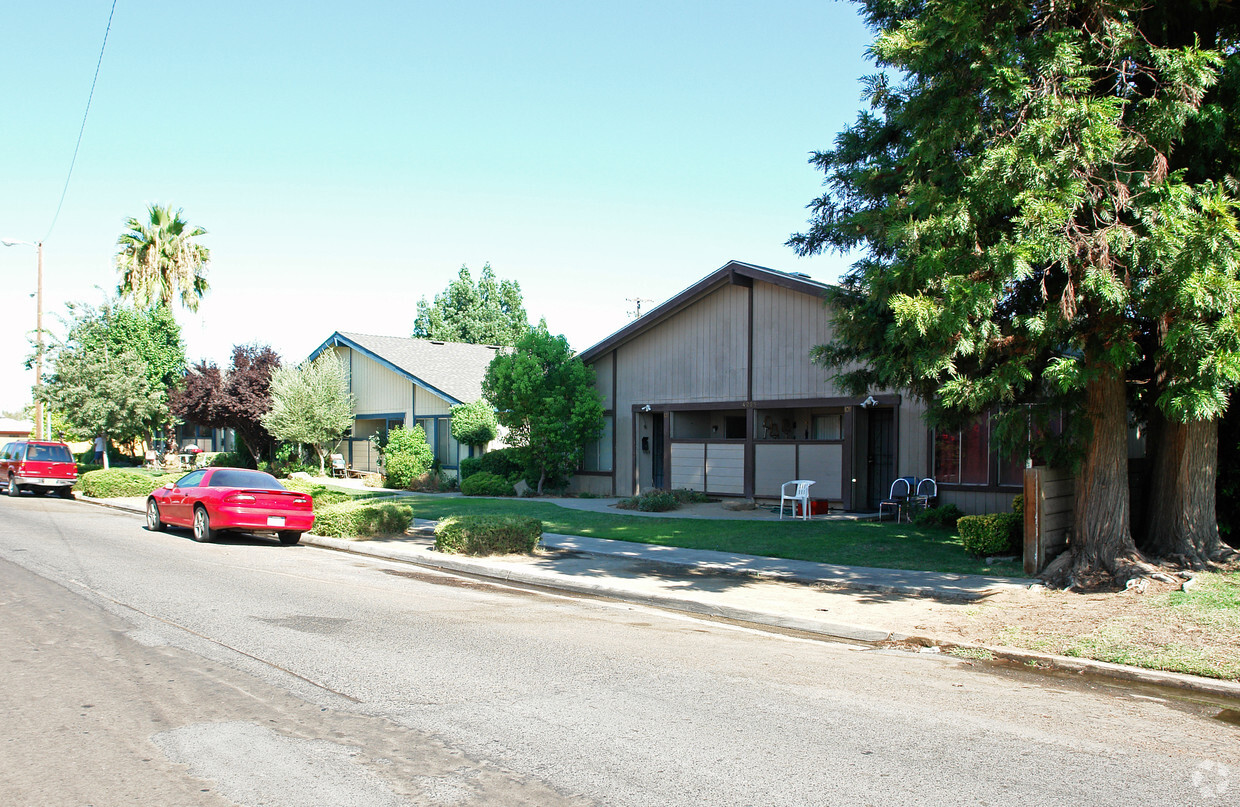 Building Photo - 4205-4215 E Union Ave
