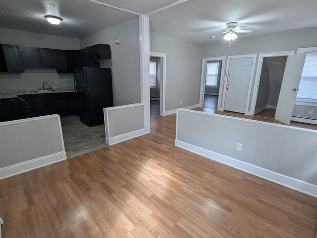 Building Photo - 22 Daggett St