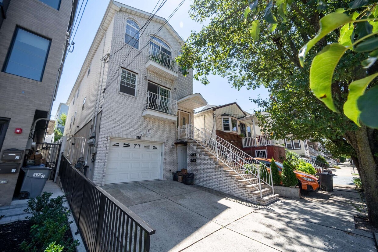 Primary Photo - 318 Terrace Ave