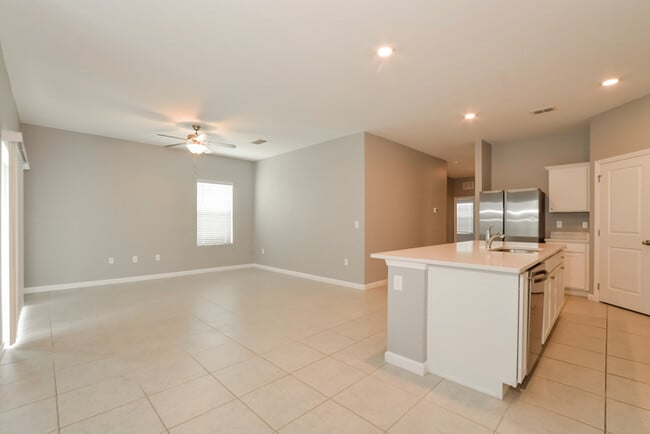 Foto del edificio - 2832 Granville Dr