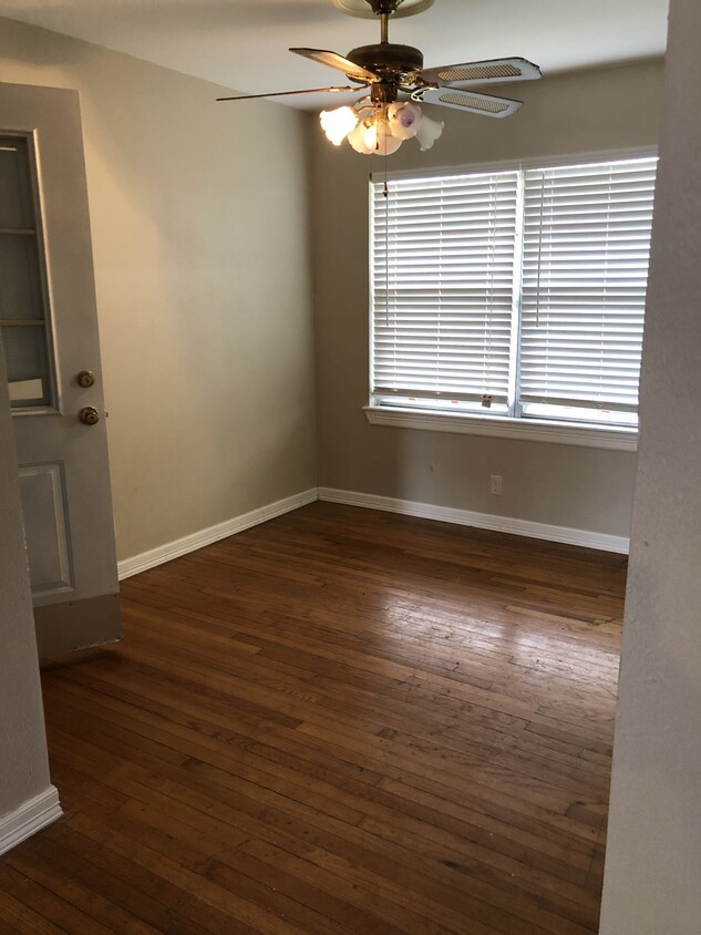 Dining room - 3910 Avalon Ave