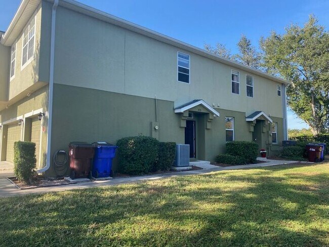 Foto del edificio - Rent Special-Wonderful 2/2 Townhome w/ Pond View in St. Cloud