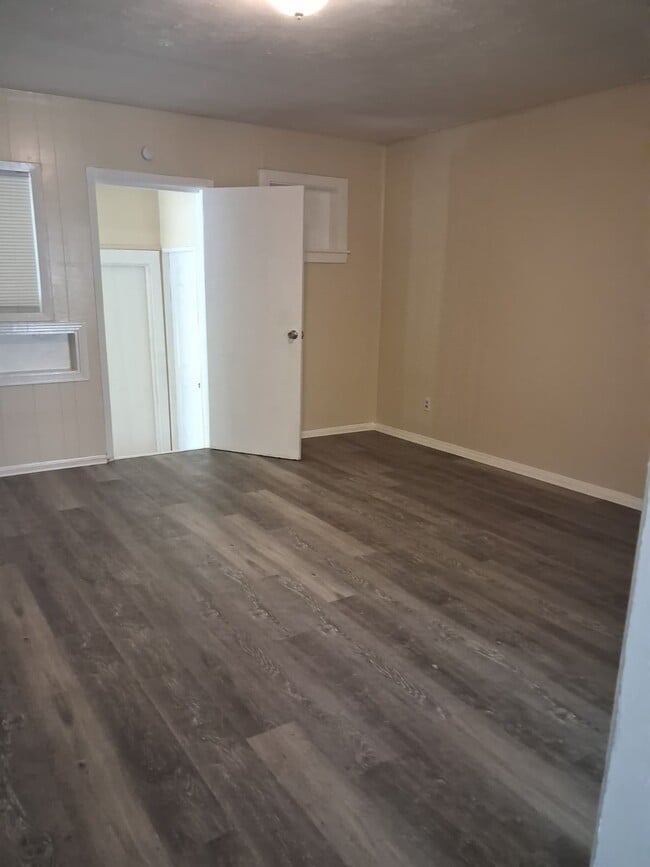 Building Photo - 3511 Sykes Park Dr