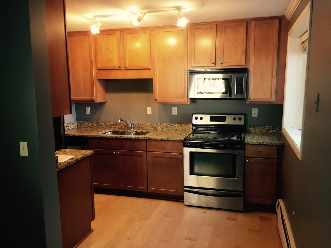 Primary Photo - 2732 Grand Avenue South, Unit 4