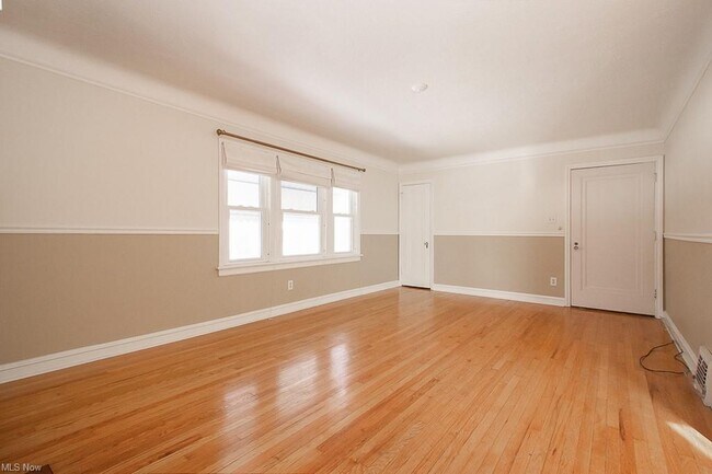 Building Photo - 1509 Sherbrook Rd