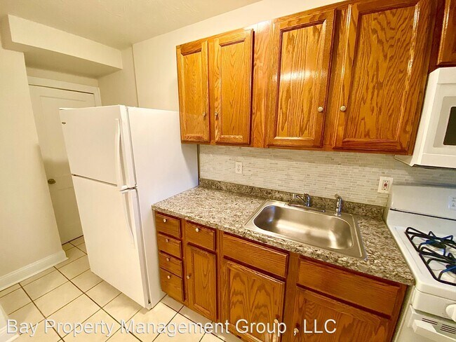 Building Photo - 2 br, 1 bath House - 1239 Broening Hwy