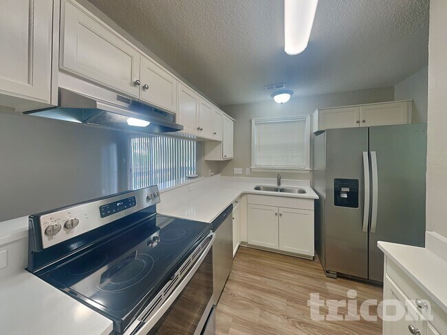 Foto del edificio - 217 Clear Springs Ct