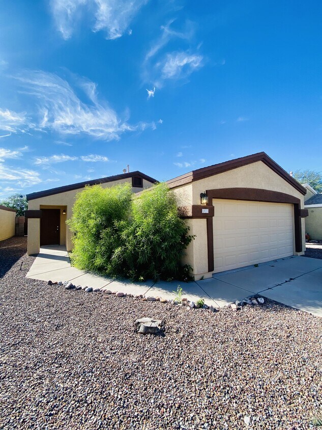 9476 E Bench Mark Loop, Tucson, AZ 85747 House Rental in Tucson, AZ