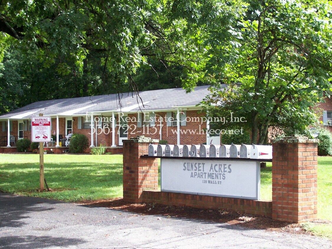 Primary Photo - 135 Wall St