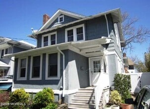 Building Photo - 705 7th Ave