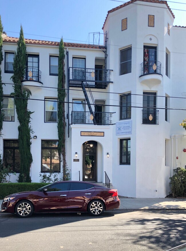 Building Photo - Val D' Kingsley LLC