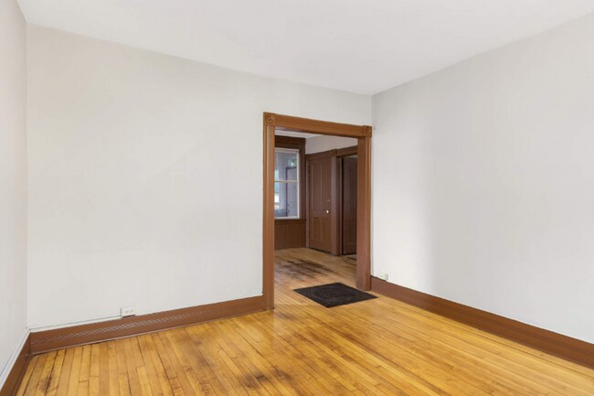 Building Photo - 375 Erie St